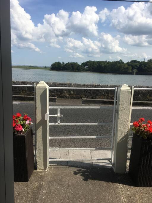 2 Quay Road, Killala. Stunning Sea Front Cottage Exterior foto